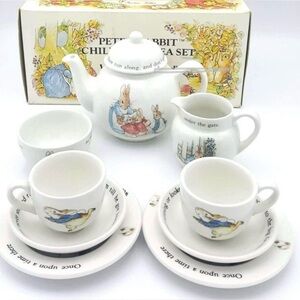 Wedgwood Peter Rabbit 10 Piece Children's Tea Set, Beatrix Potter, Collectible